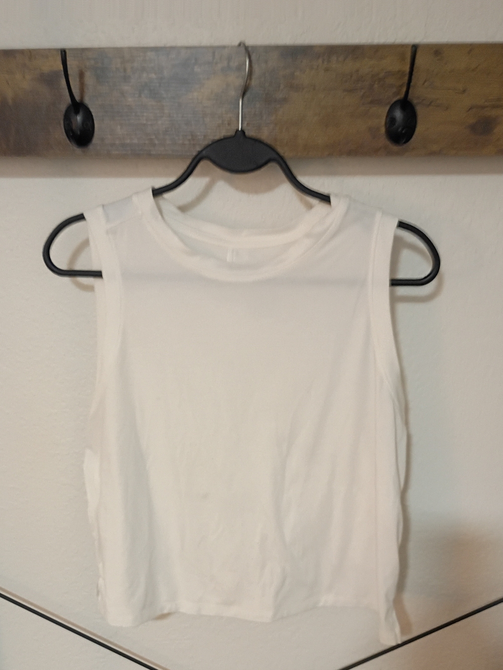 all in motion White Muscle Tank Crop Top Size M